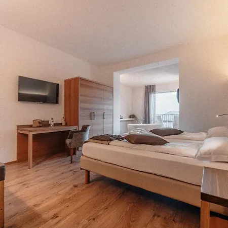 Cristallo Sport & Wellness Hotel Levico Terme Room photo