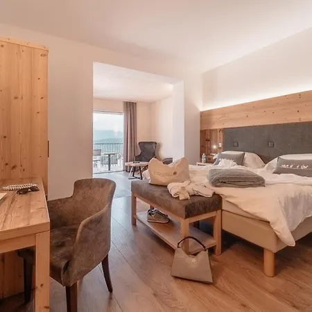 Cristallo Sport & Wellness Hotel Levico Terme Room photo