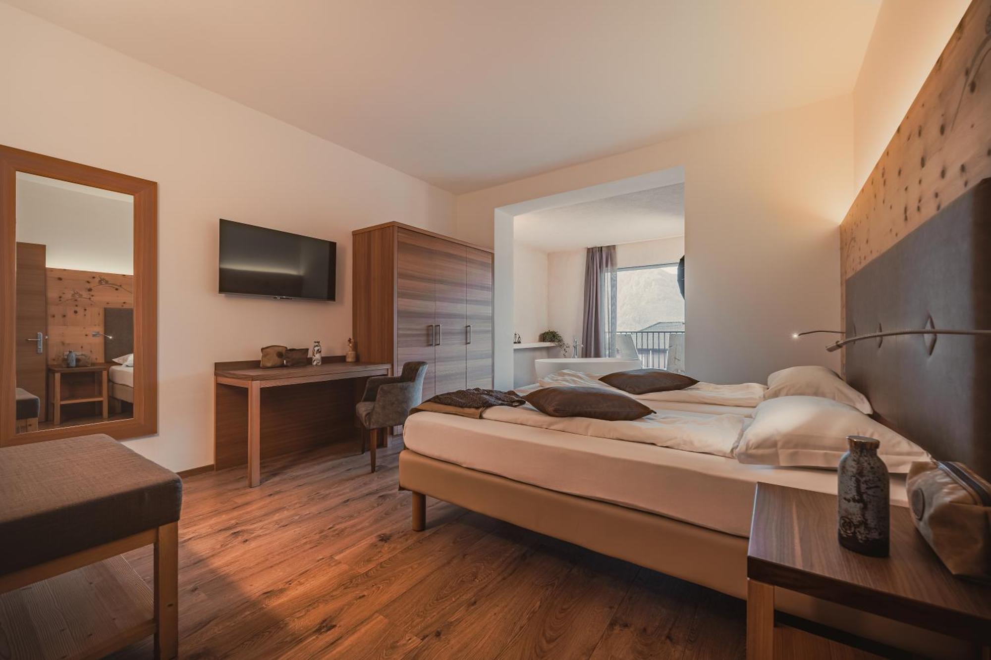 Hotel Cristallo Sport & Wellness 4*